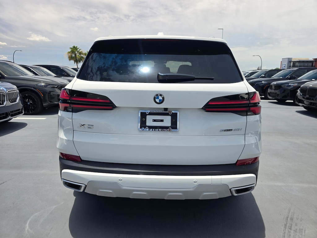 New 2026 BMW X5 sDrive40i SUV