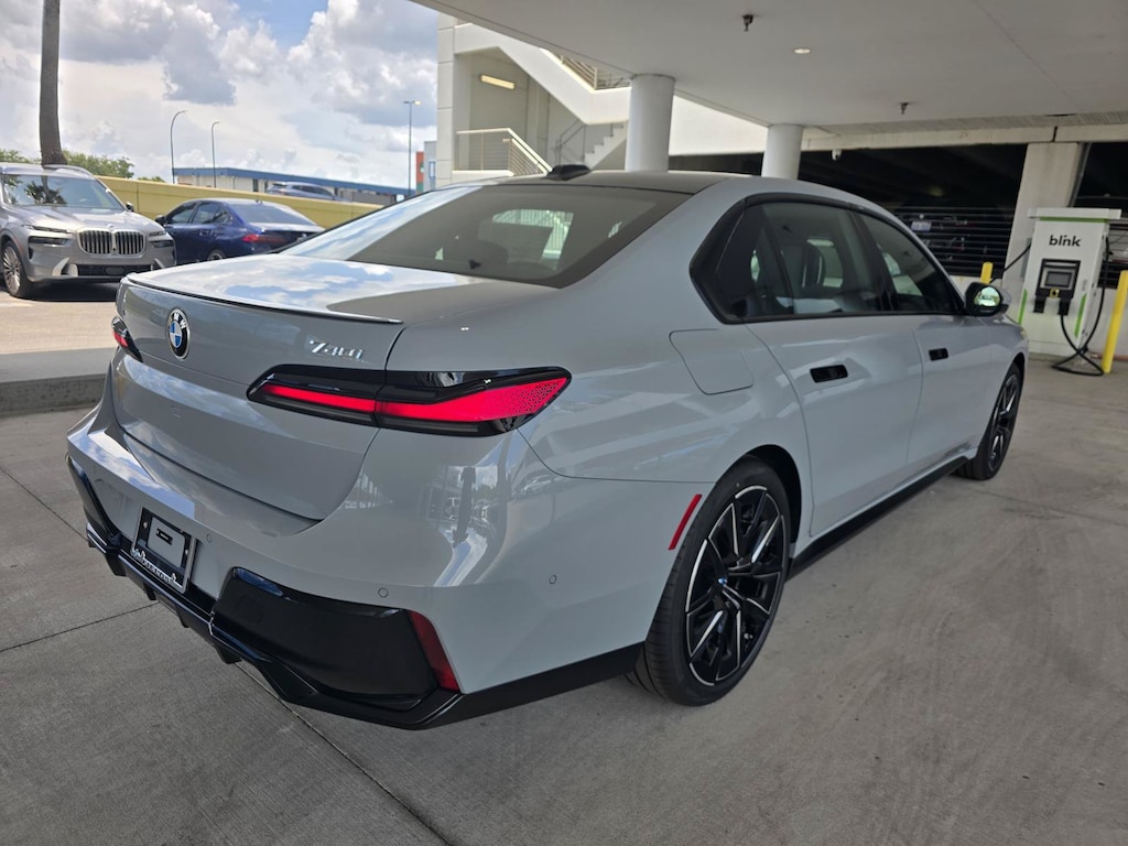 New 2026 BMW 740i Sedan
