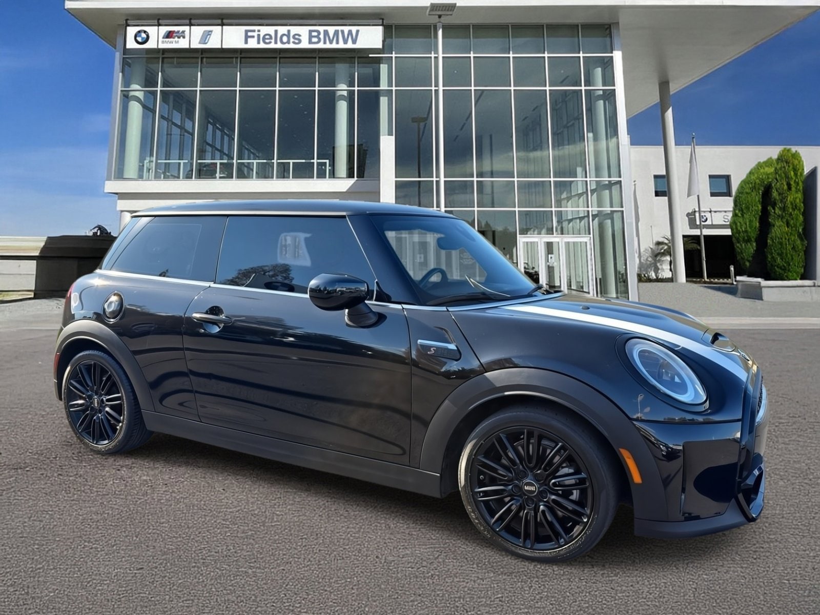 2023 MINI 3 Door S's photo