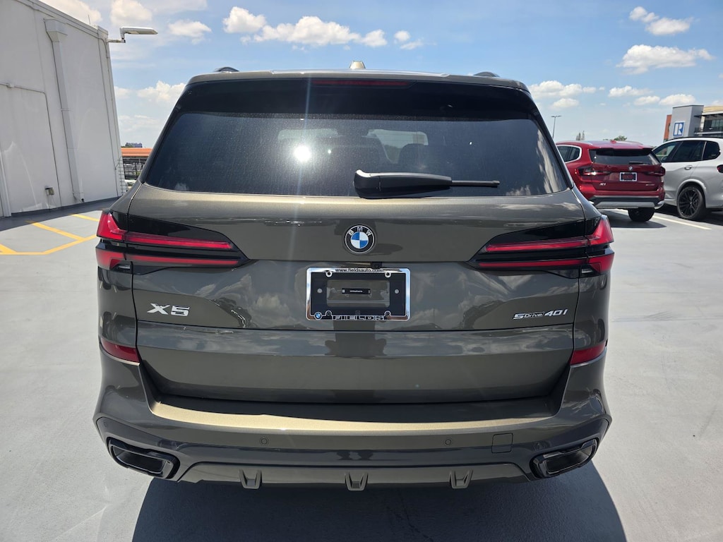New 2026 BMW X5 sDrive40i SUV