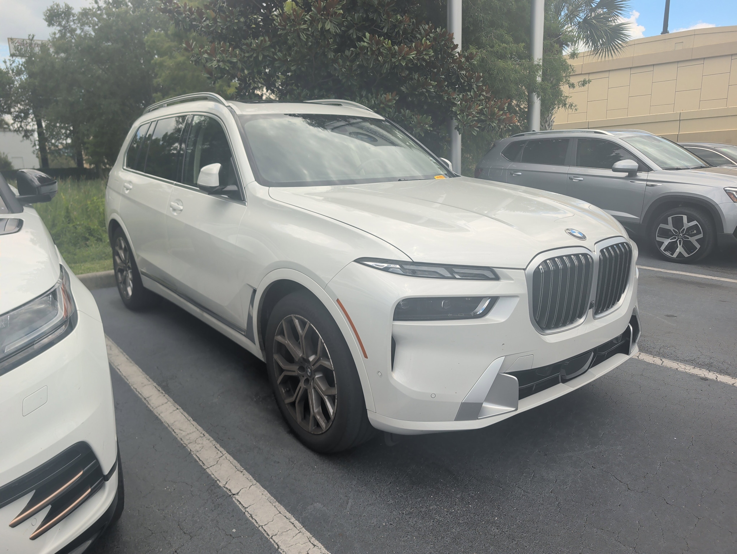 2024 BMW X7 xDrive40i's photo