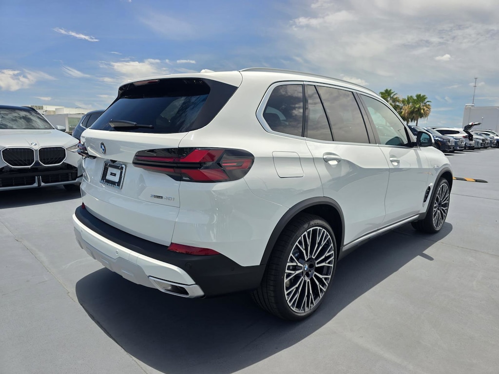 New 2026 BMW X5 sDrive40i SUV