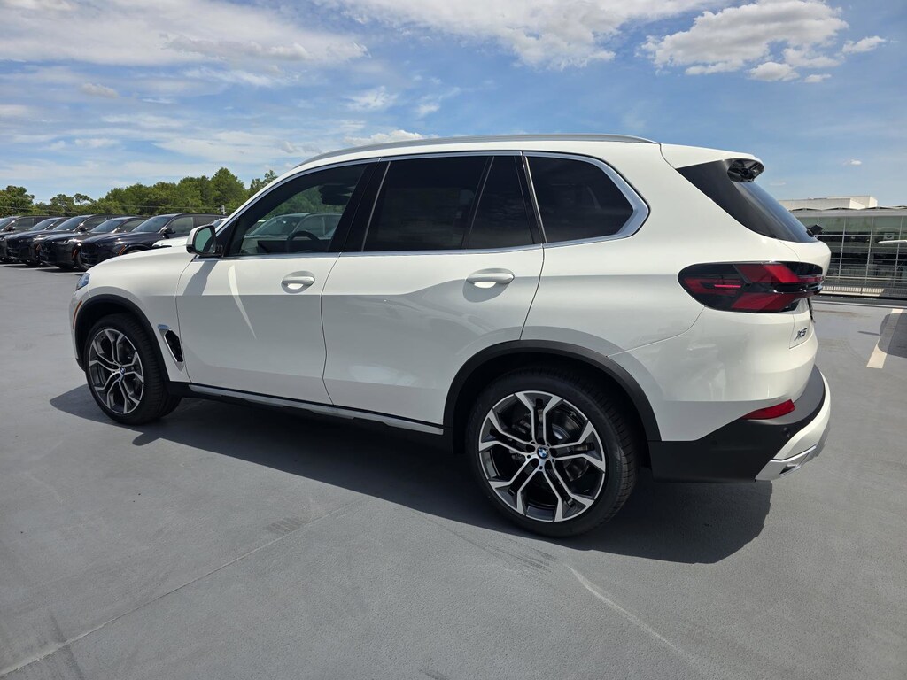 New 2026 BMW X5 sDrive40i SUV