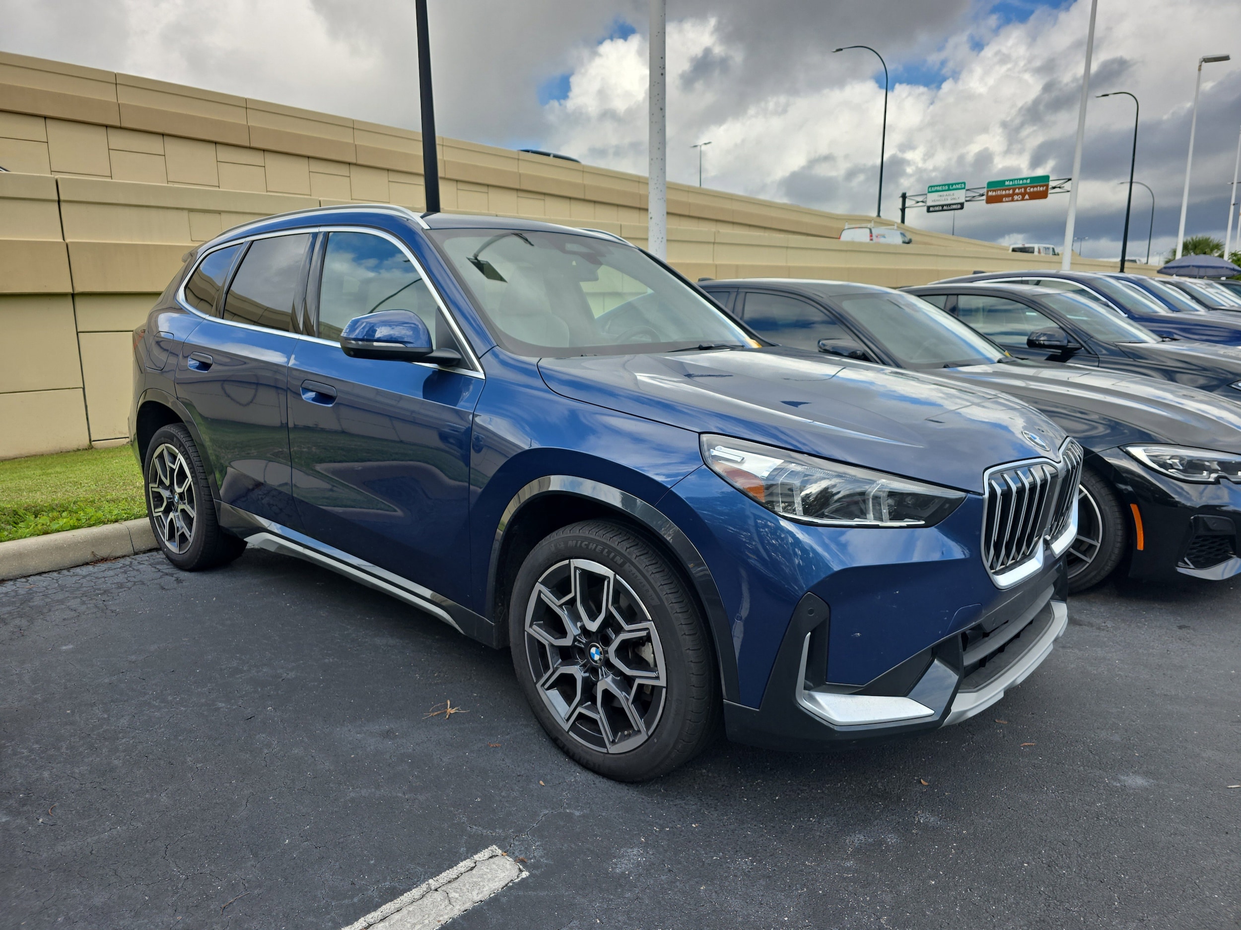 2025 BMW X1 28i's photo