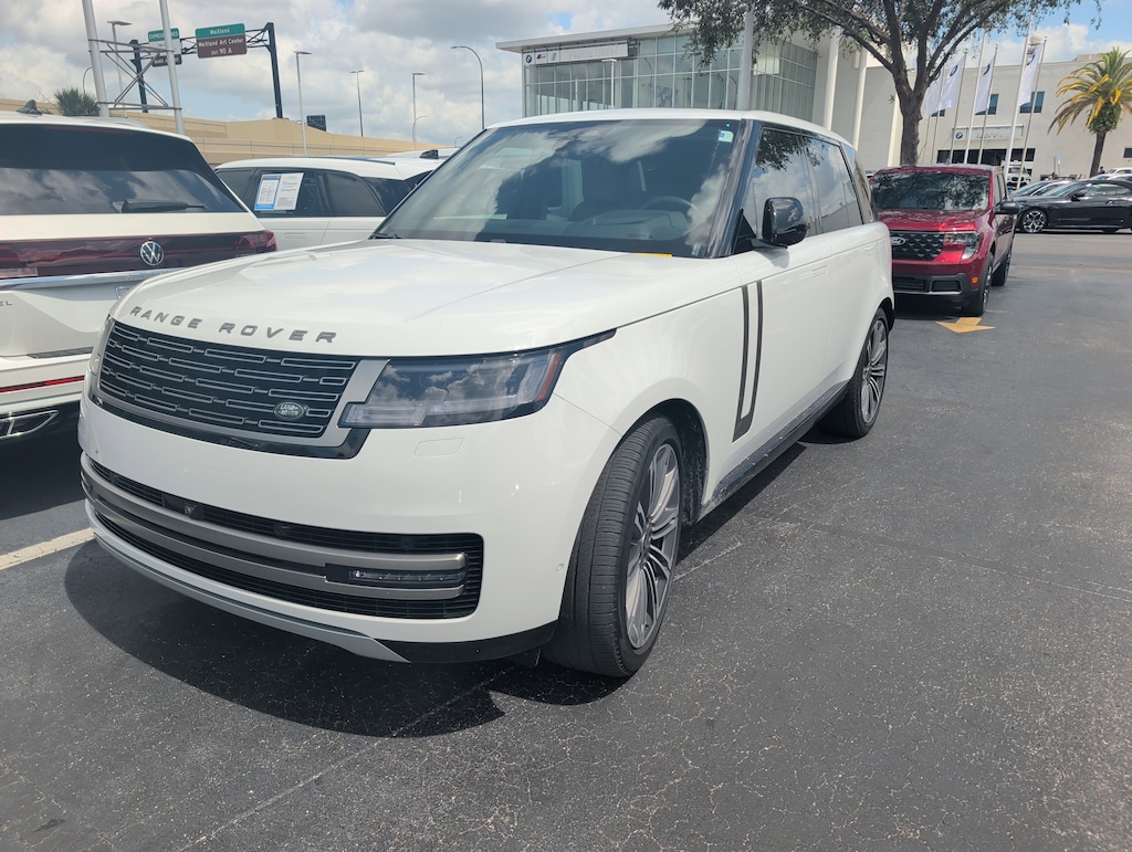 Used 2024 Land Rover Range Rover SE P530 SE SWB