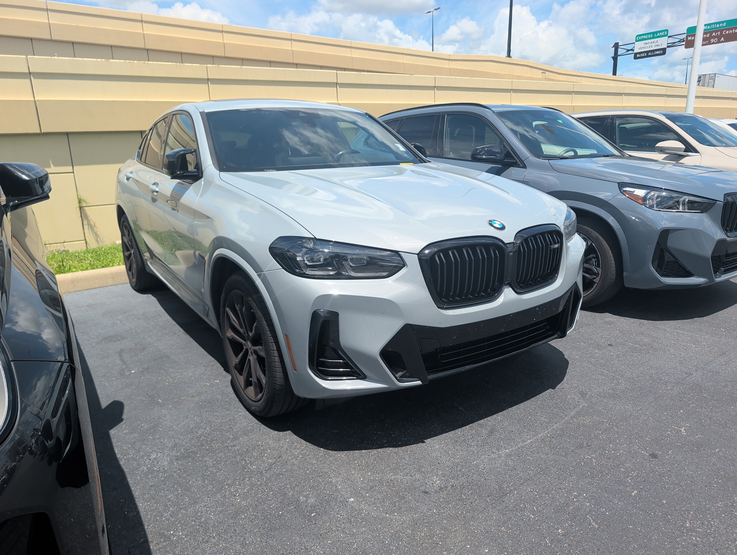 2024 BMW X4 M40i's photo