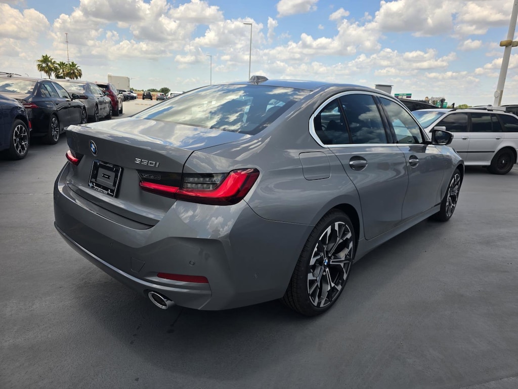 New 2026 BMW 330i Sedan