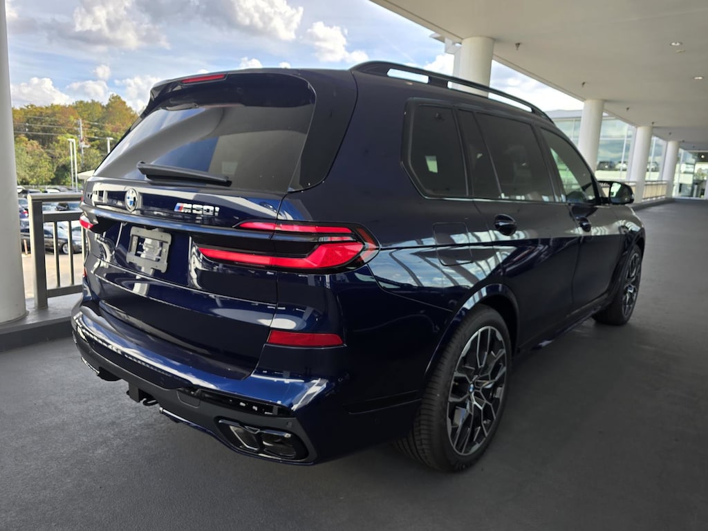 New 2026 BMW X7 M60i SUV