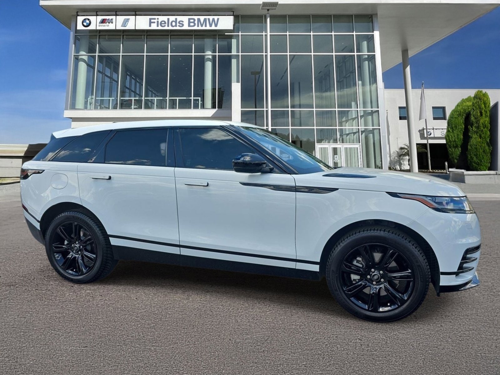 2023 Land Rover Range Rover Velar R-Dynamic S's photo