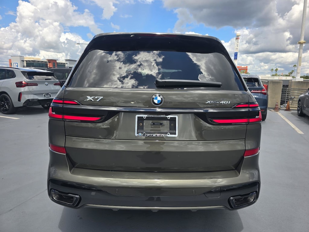 New 2027 BMW X7 xDrive40i SUV