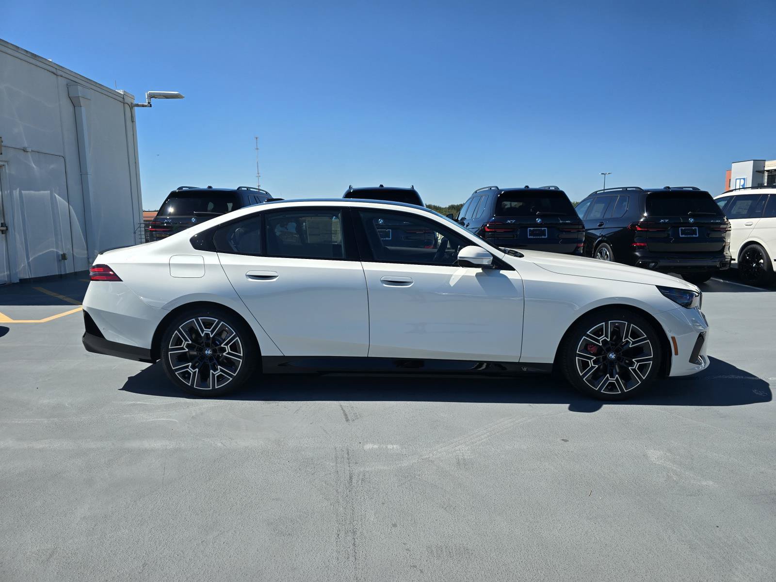 New 2027 BMW 550e xDrive Sedan