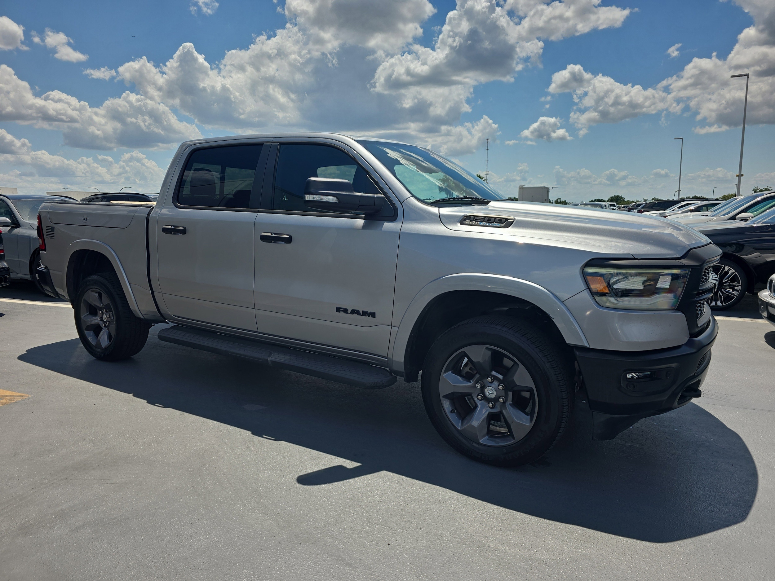 2021 RAM 1500 Big Horn/Lone Star 4x4 Crew Cab 5'7's photo