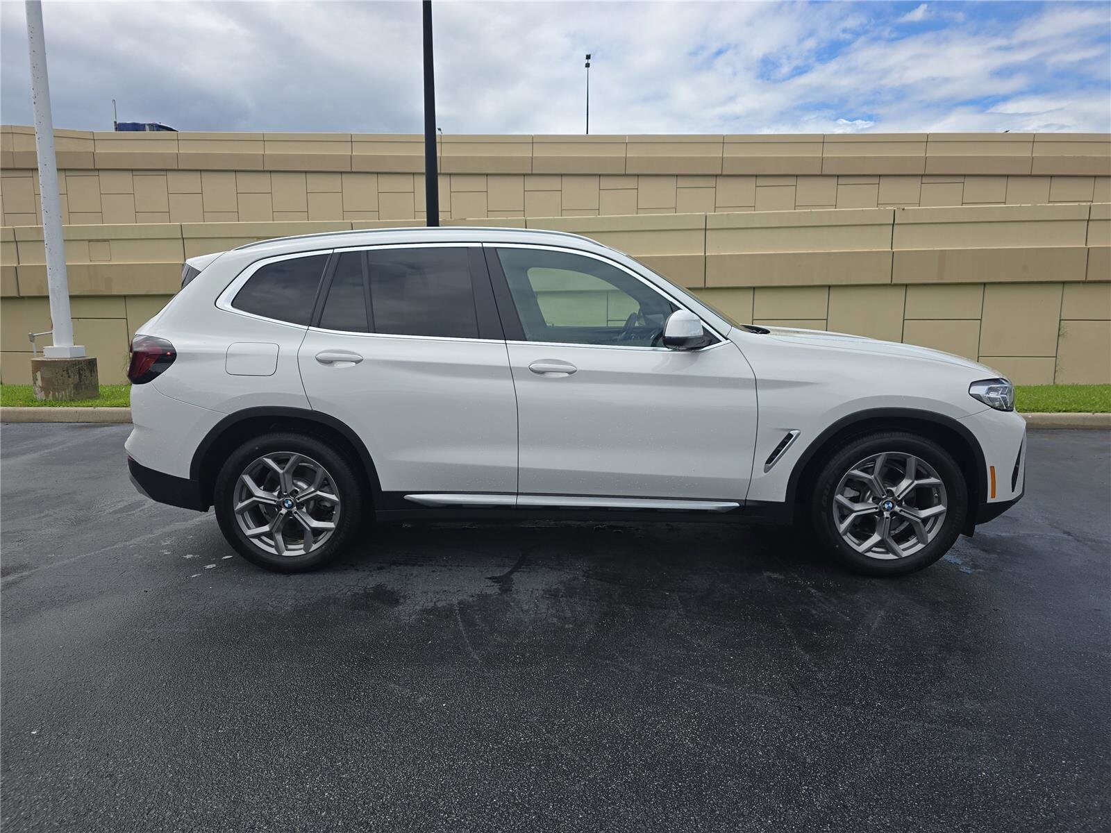 2023 Bmw X3 sDrive30i photo 2