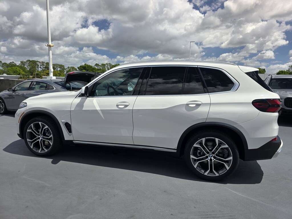 New 2026 BMW X5 sDrive40i SUV