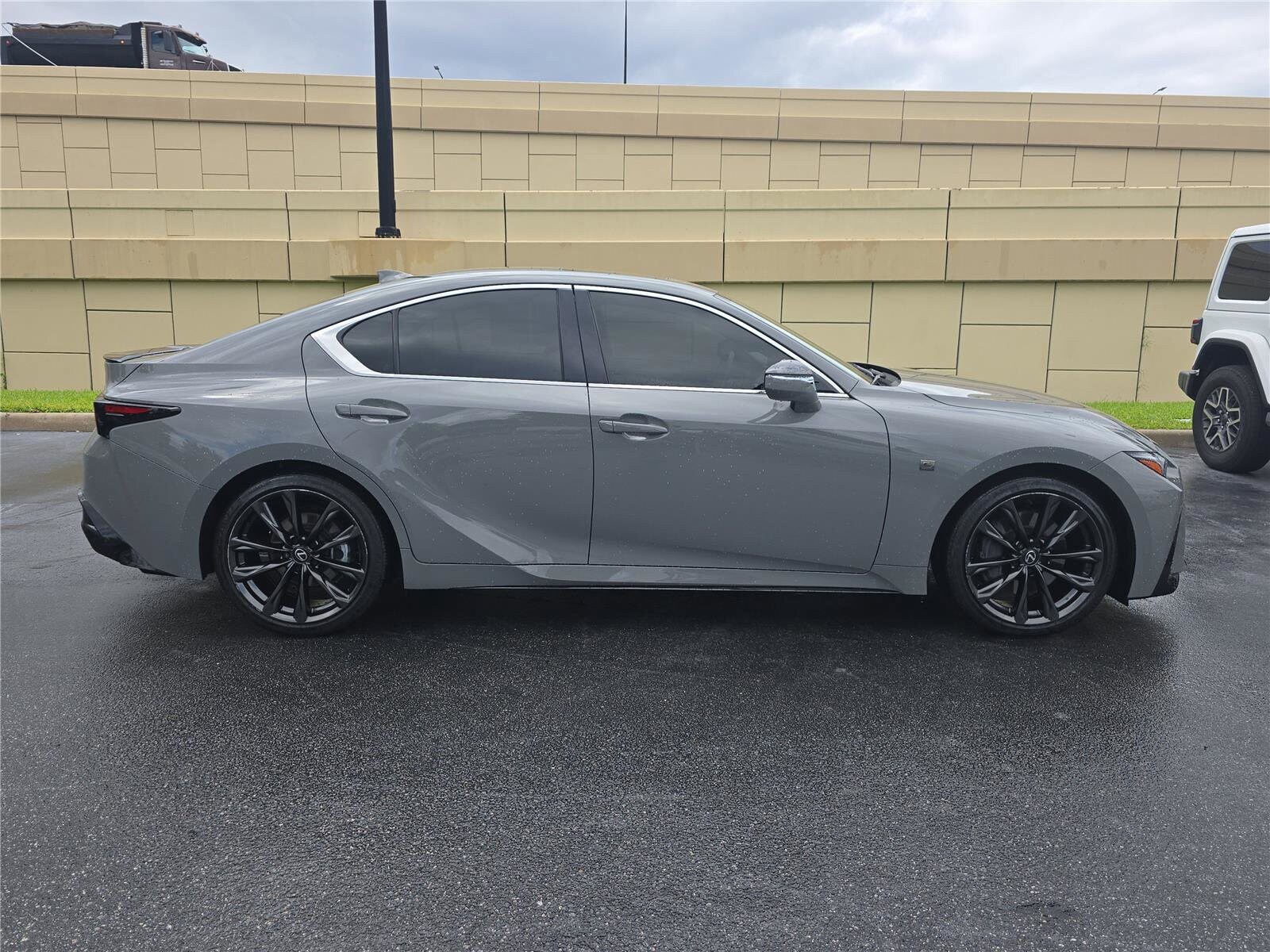 2025 Lexus IS 350 F SPORT photo 2