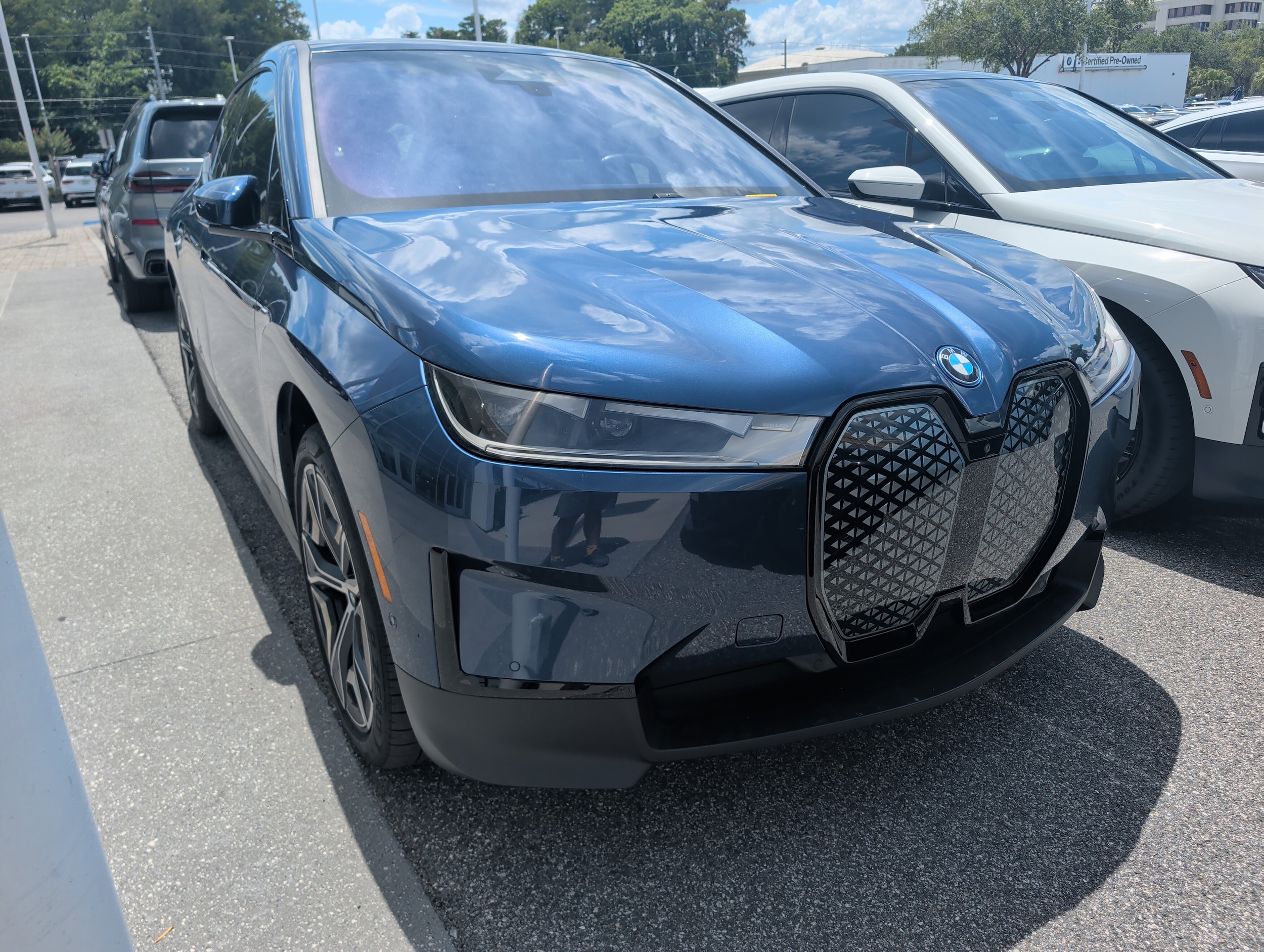 2024 BMW iX xDrive50's photo