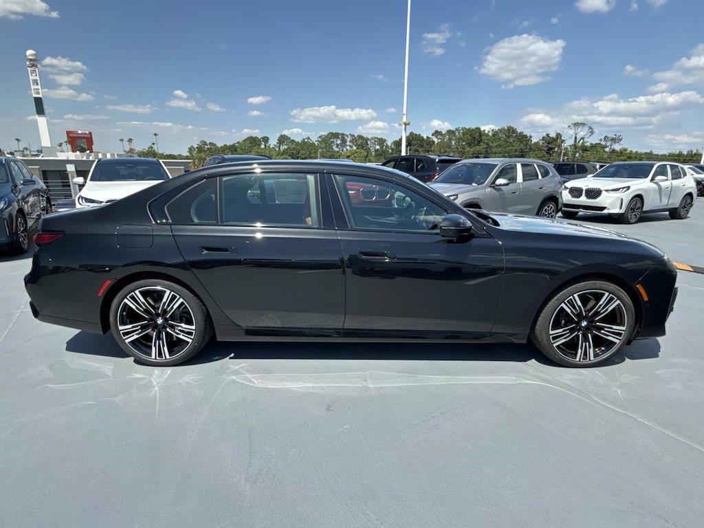 New 2026 BMW 760i xDrive Sedan