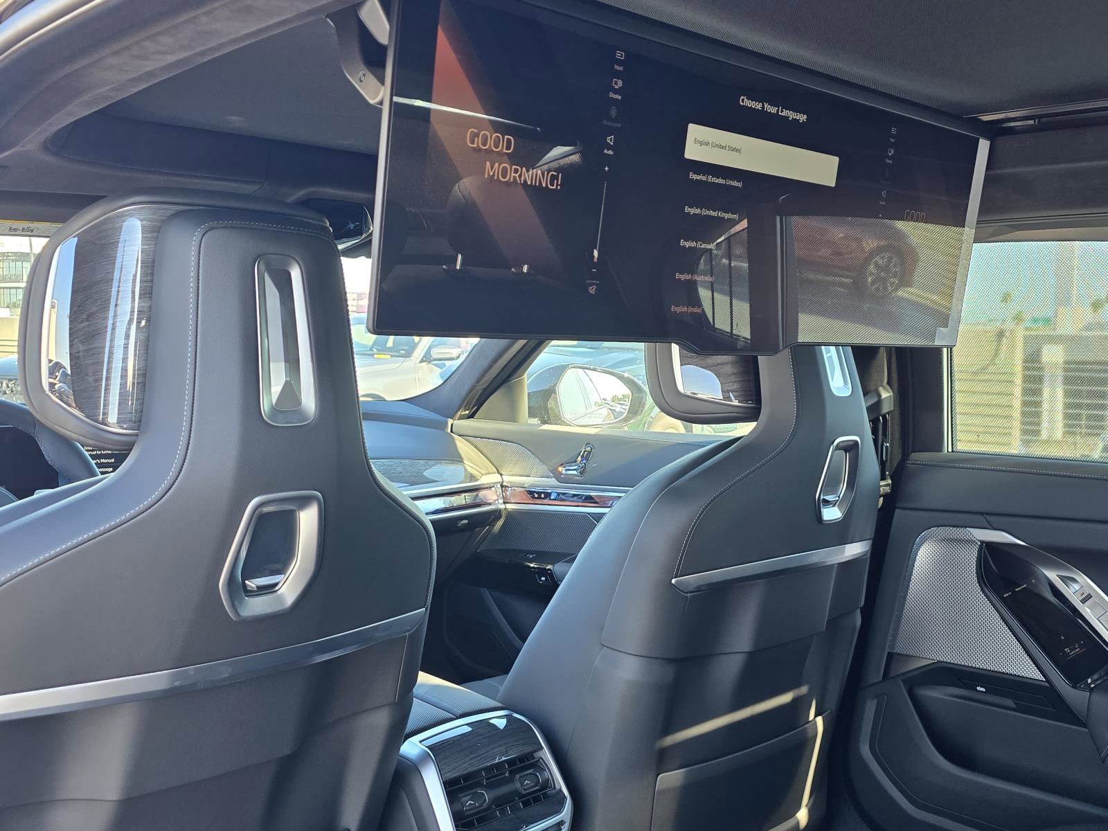 2025 BMW 7 Series 750e - Photo 7
