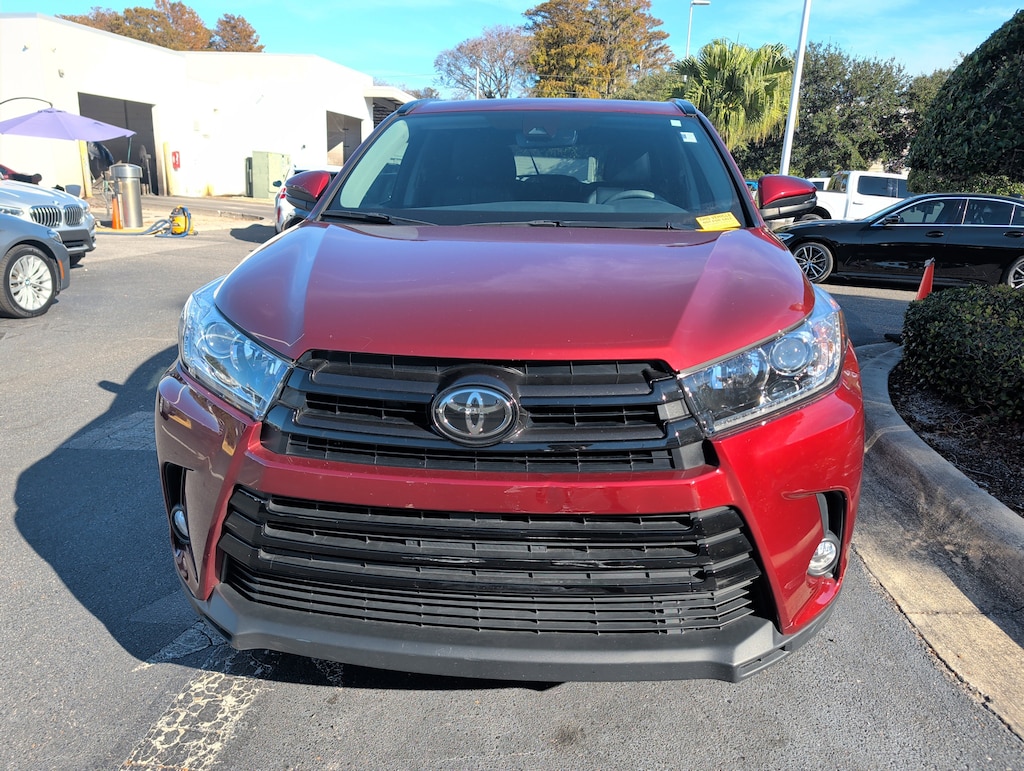 Used 2017 Toyota Highlander SE SE V6 FWD
