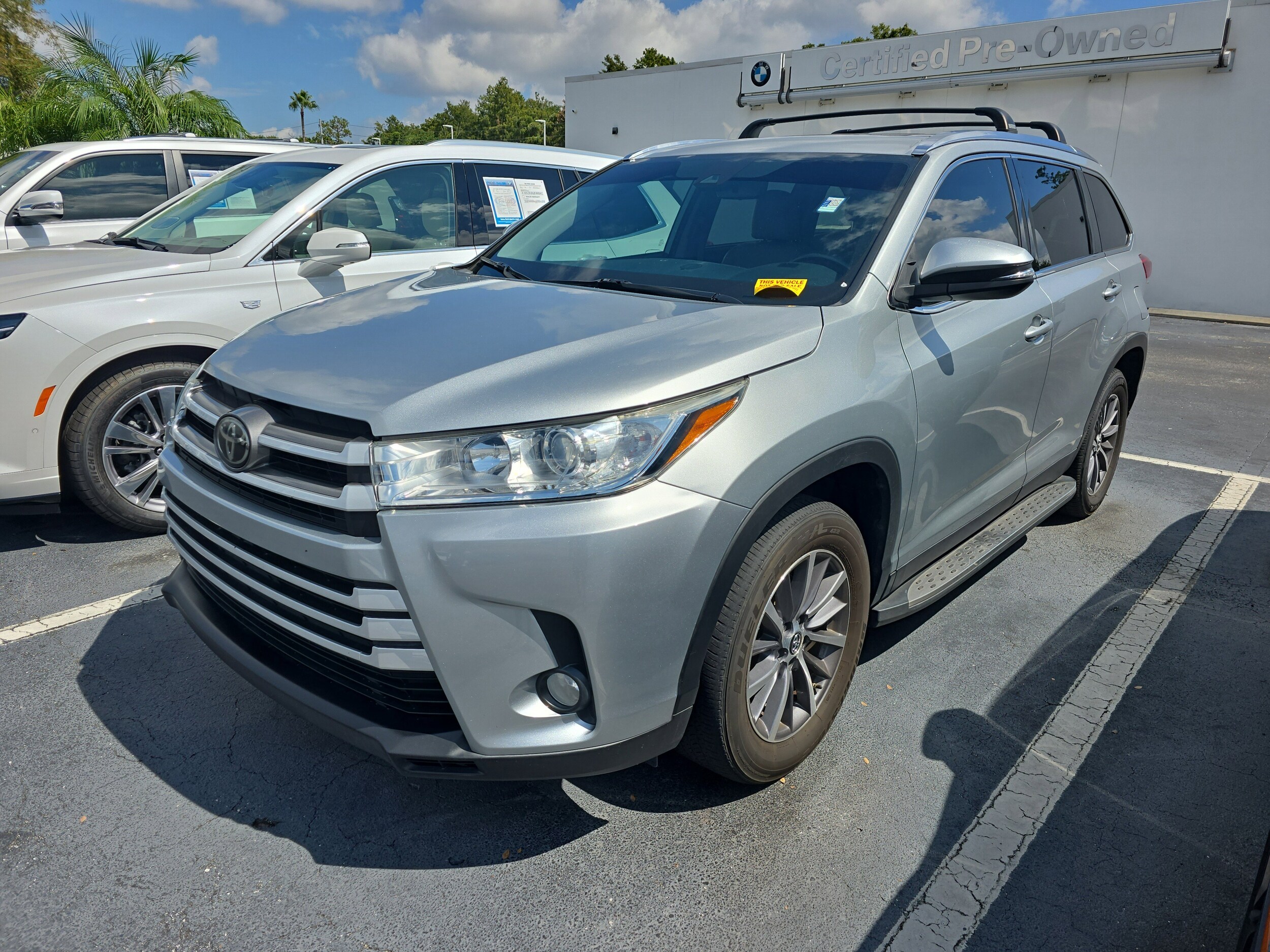 2019 Toyota Highlander XLE photo 3