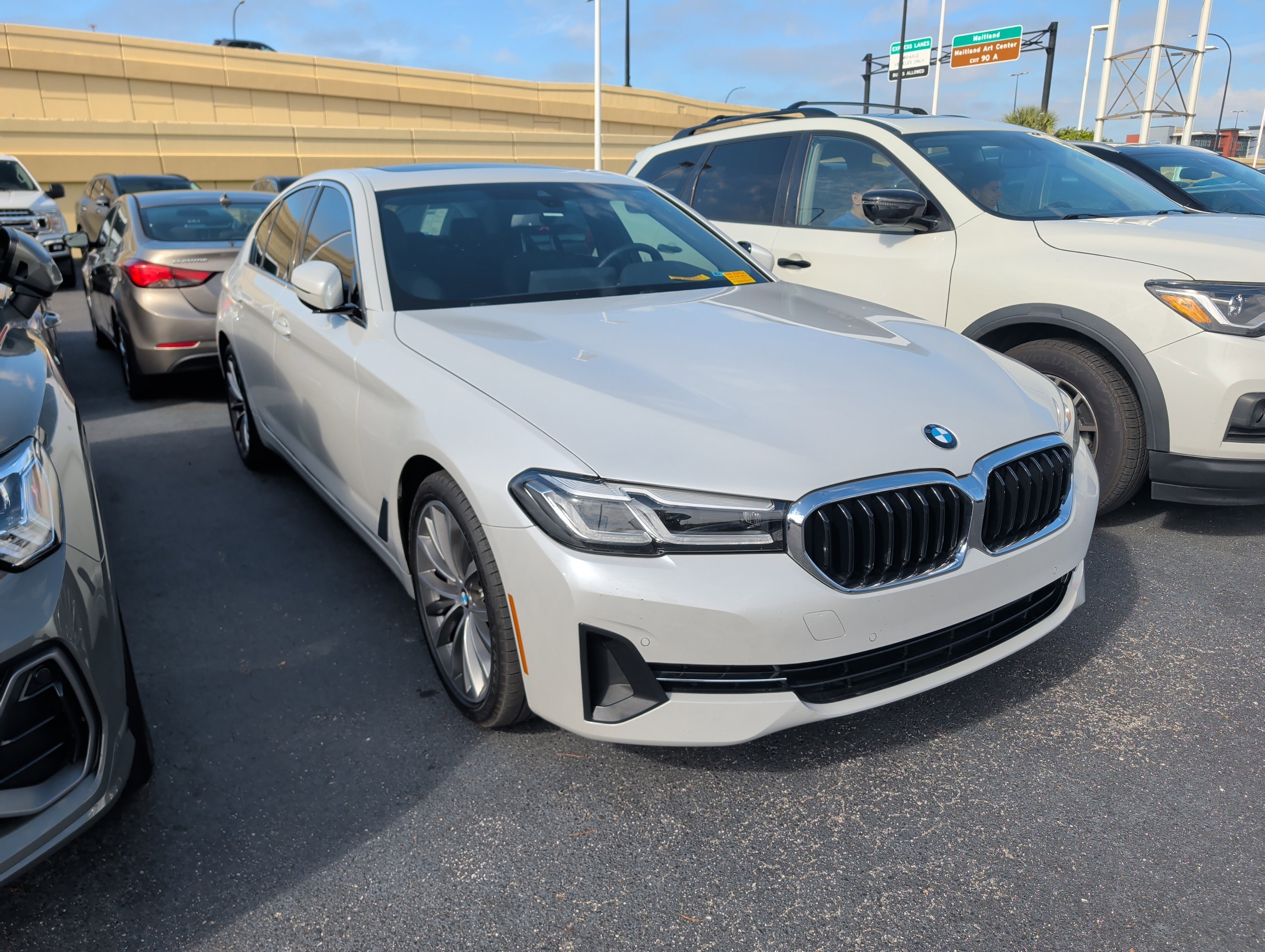 2023 BMW 5 Series 530i's photo