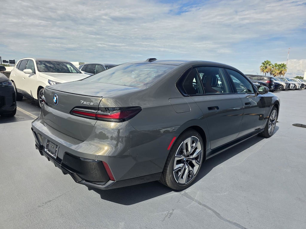 New 2026 BMW 750e xDrive Sedan