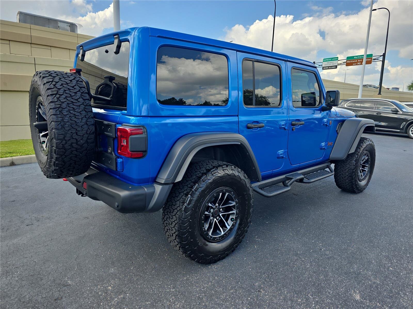 2025 Jeep Wrangler Rubicon photo 2