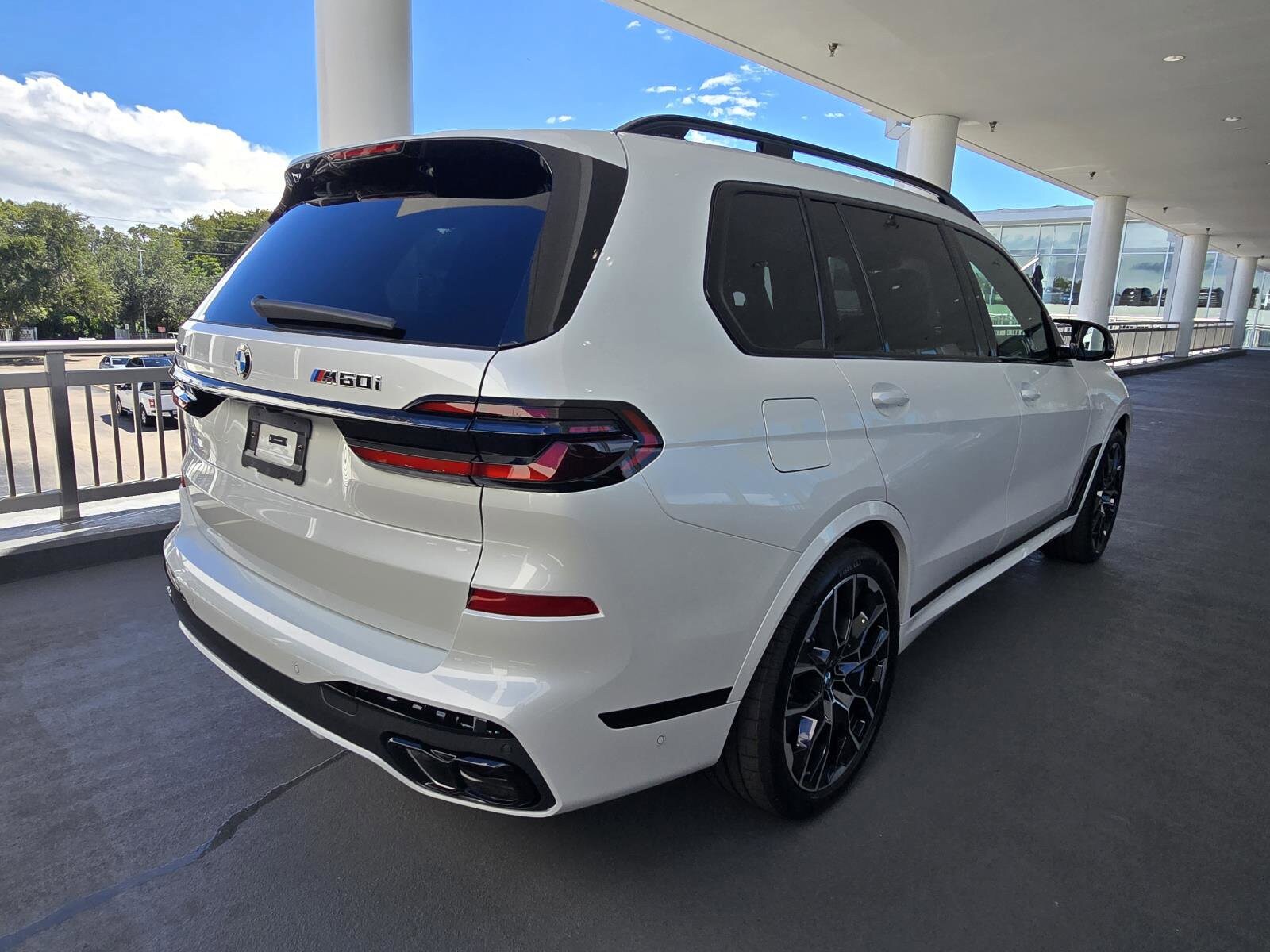 2026 Bmw X7 M60i photo 3