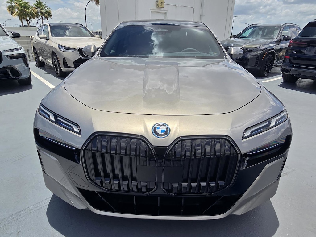 New 2026 BMW 750e xDrive Sedan