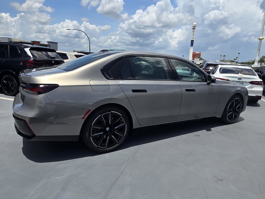 New 2026 BMW 750e xDrive Sedan