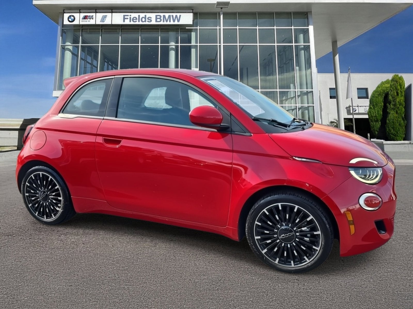 2024 FIAT 500e Base's photo
