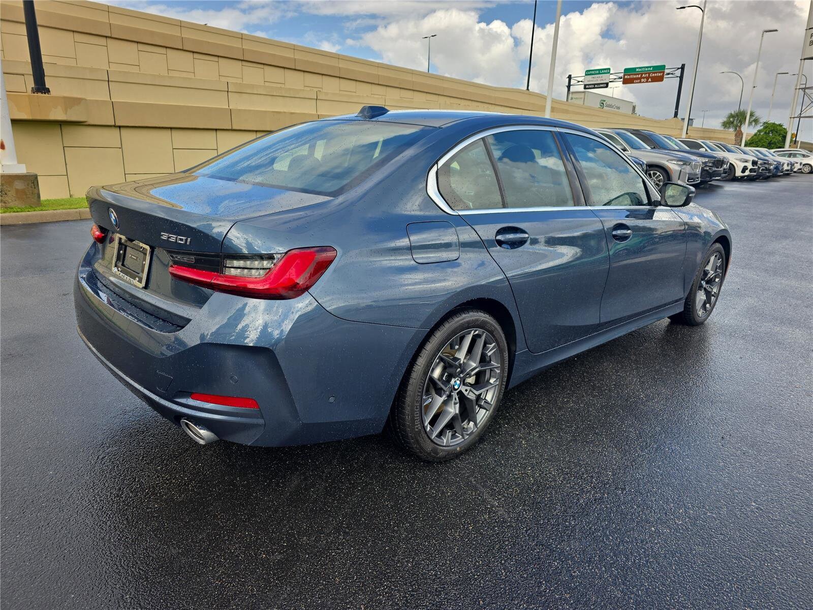2025 Bmw 330i photo 3