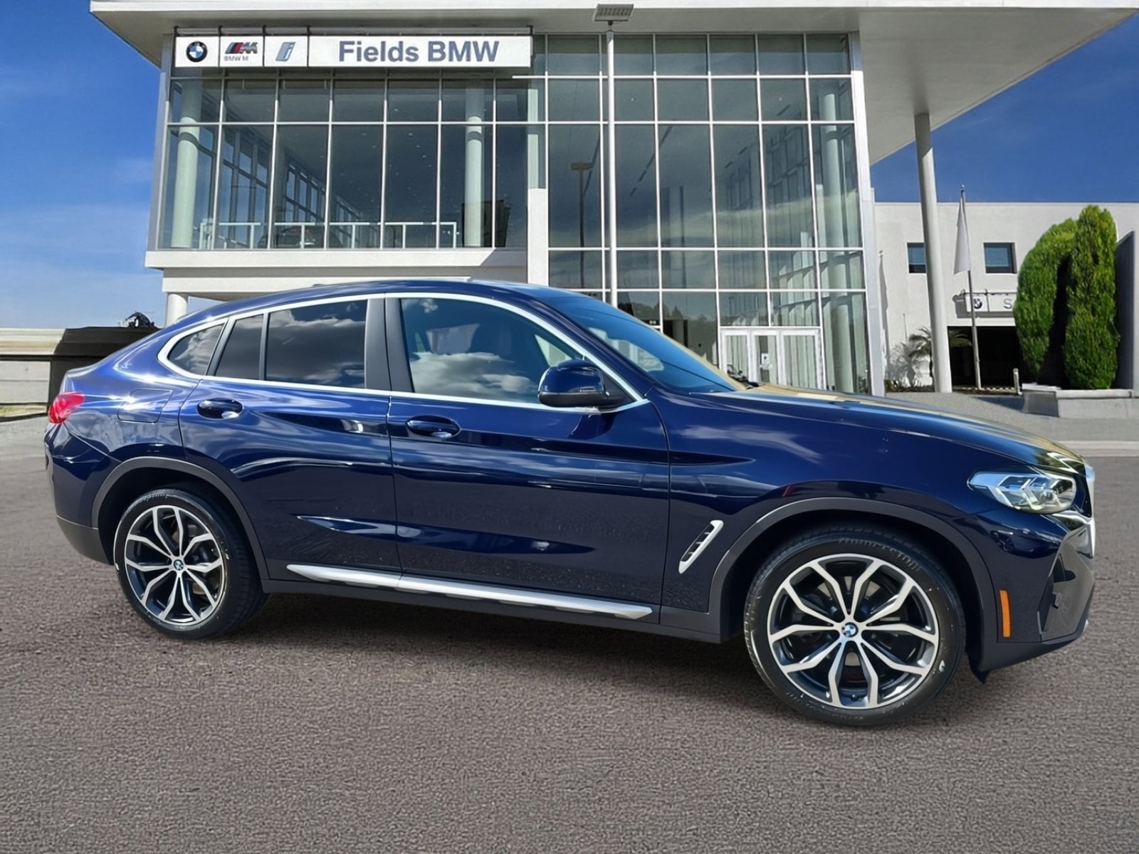 2022 BMW X4 30i's photo