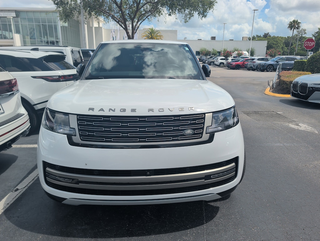Used 2024 Land Rover Range Rover SE P530 SE SWB