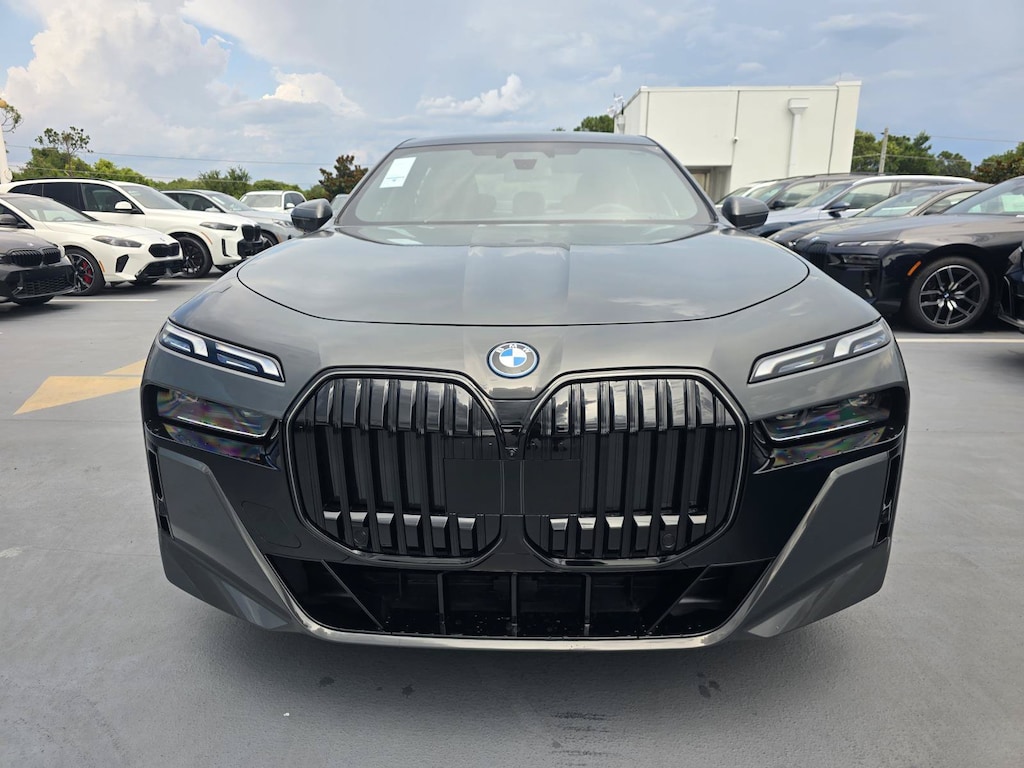 New 2026 BMW 750e xDrive Sedan