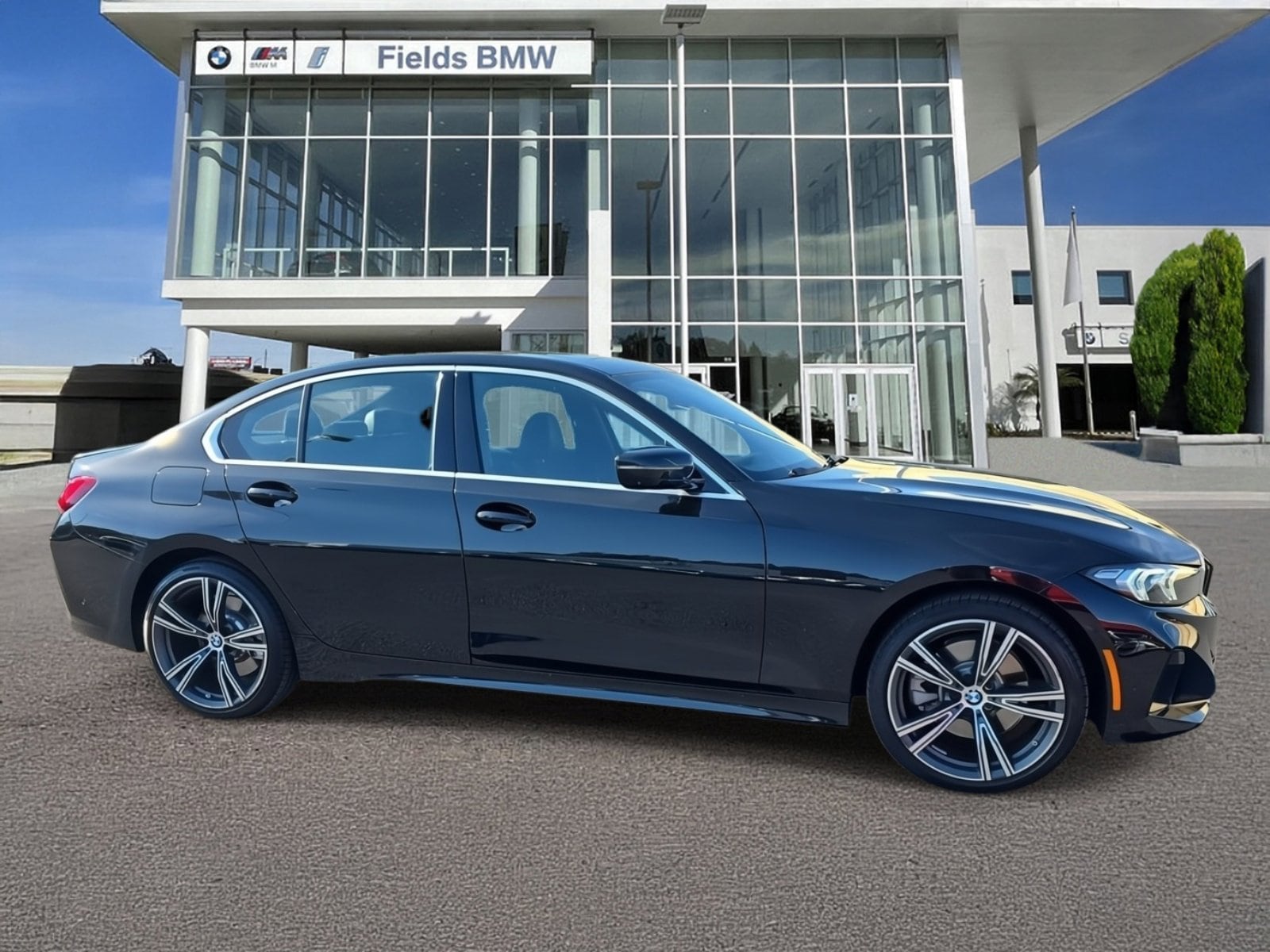 2024 BMW 3 Series 330i's photo