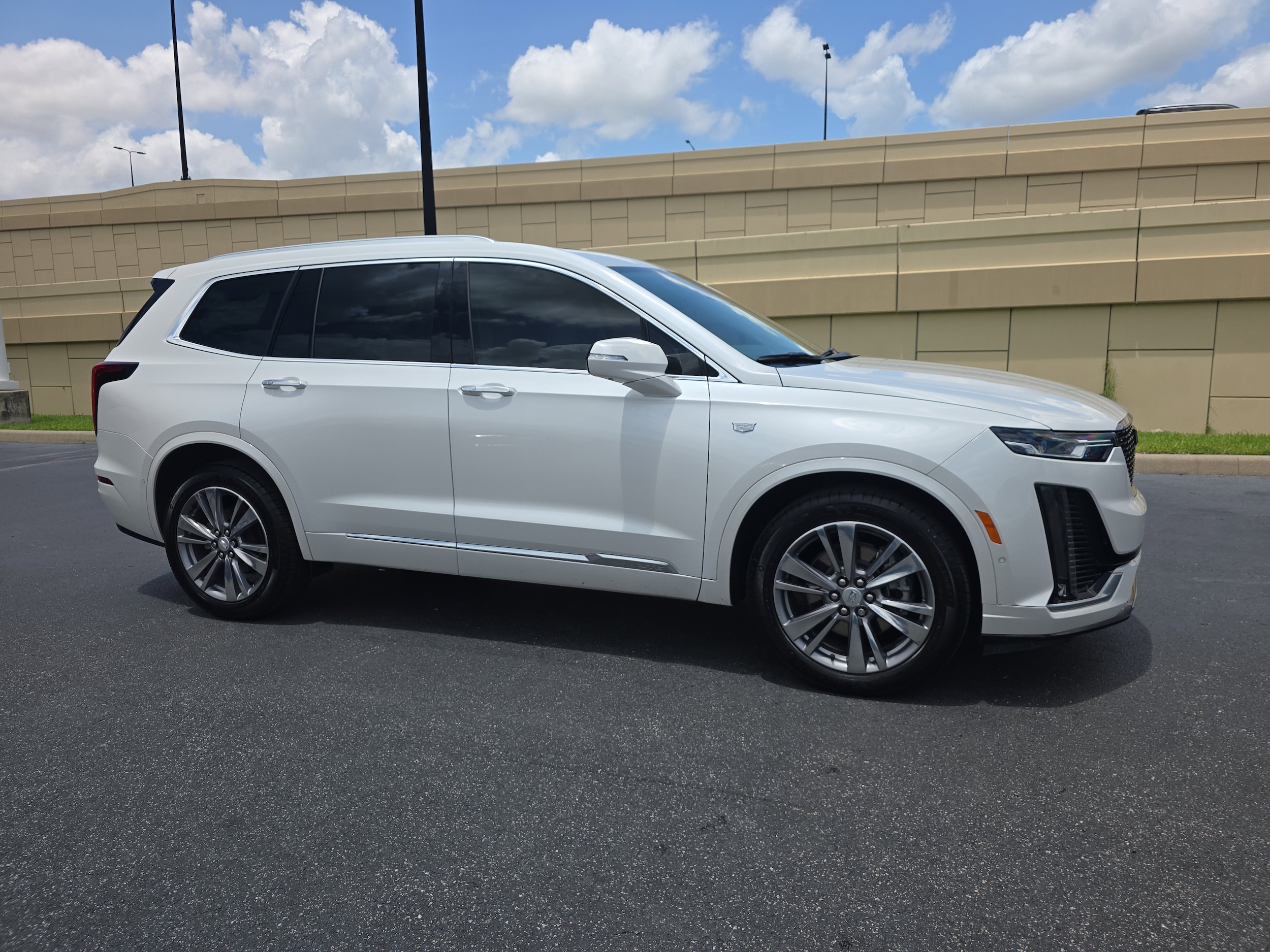 2022 Cadillac XT6 Premium Luxury Auto's photo