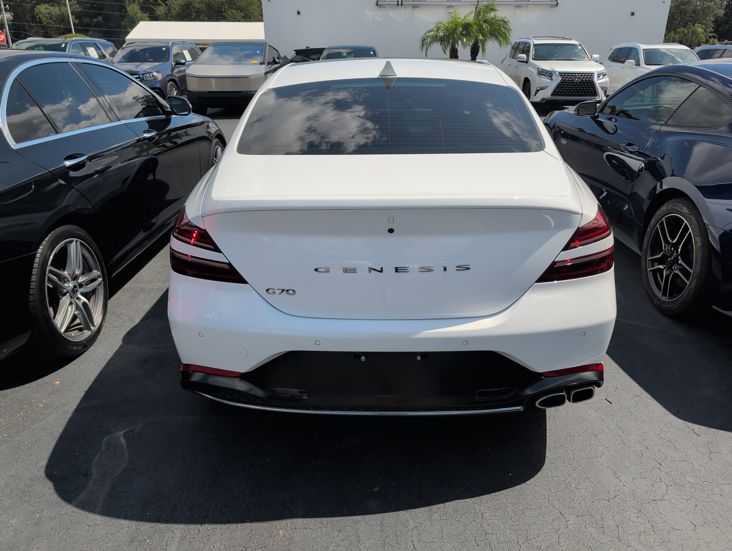 2023 Genesis G70 2.0T photo 4