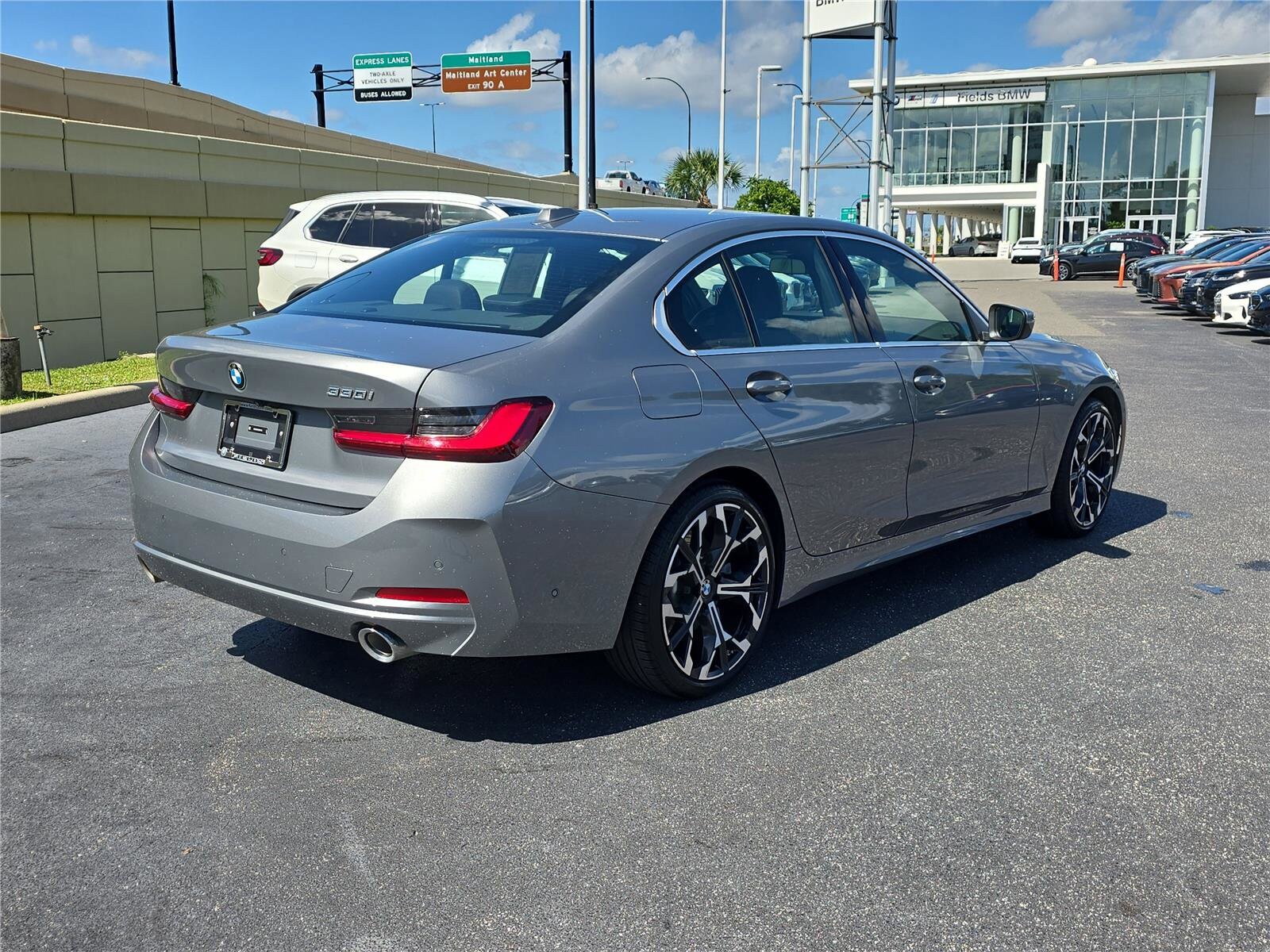 2025 Bmw 330i photo 2