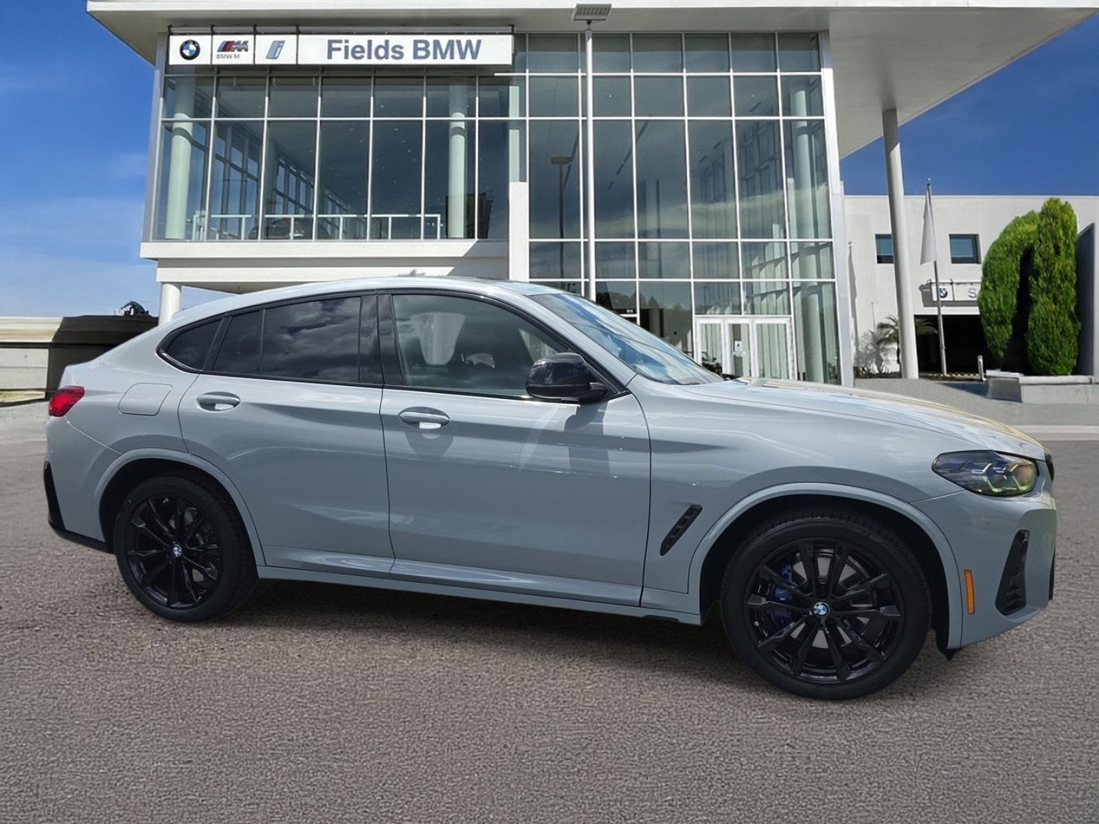 2024 BMW X4 M40i's photo