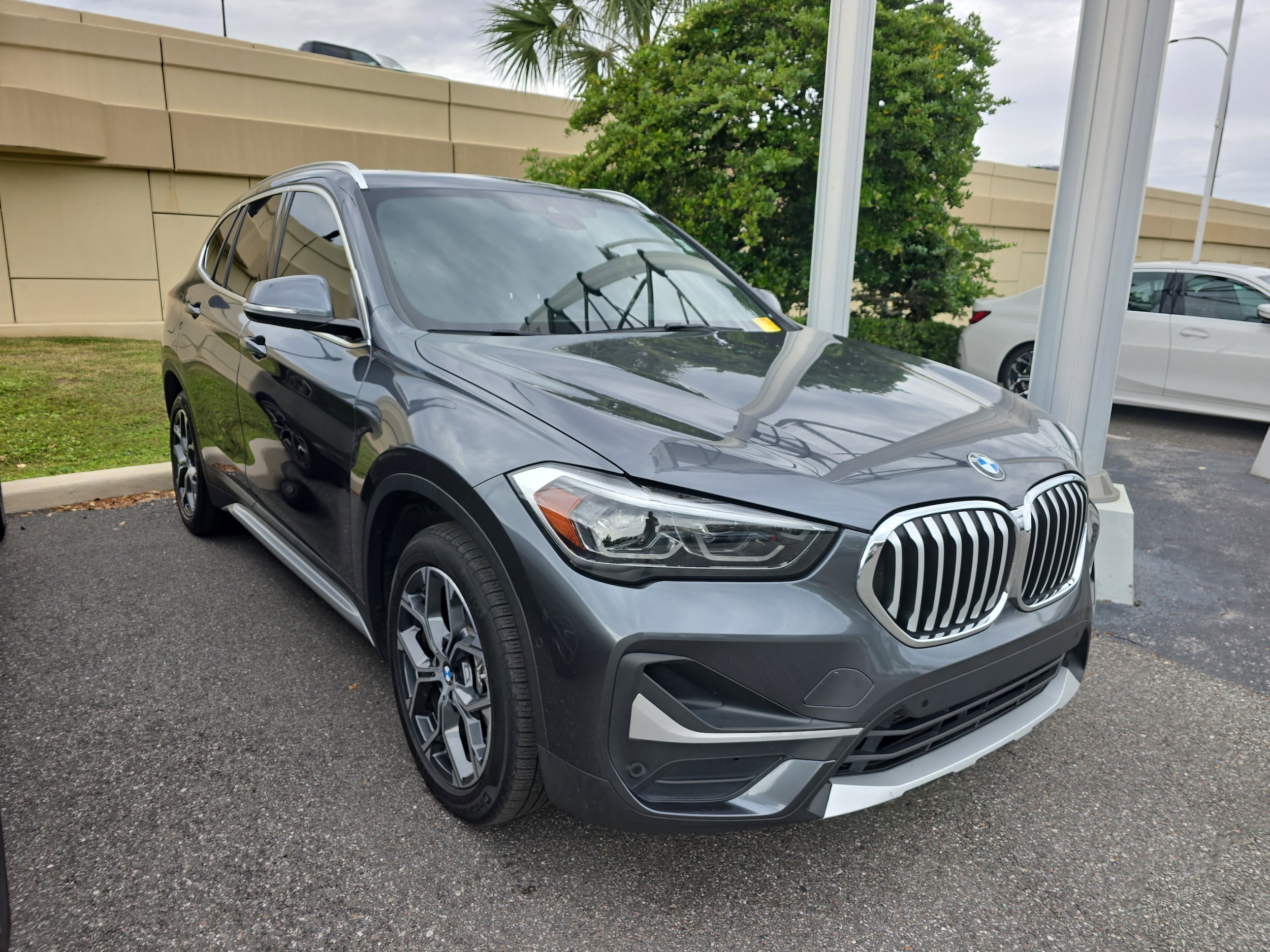 2022 BMW X1 28i's photo