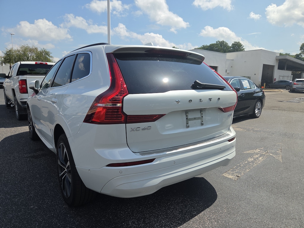 Used 2022 Volvo XC60 Momentum B5 AWD Momentum