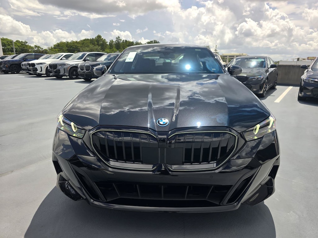 New 2027 BMW 550e xDrive Sedan