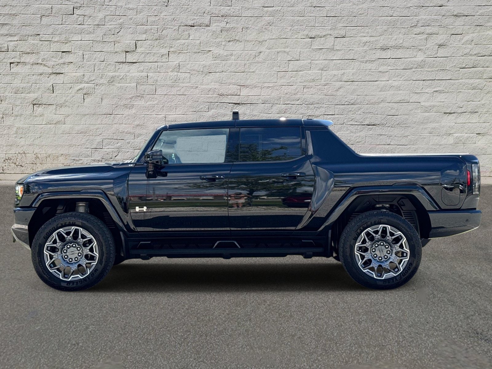 Used 2025 GMC HUMMER EV 3X with VIN 1GT10DDB7SU107646 for sale in Jacksonville, FL