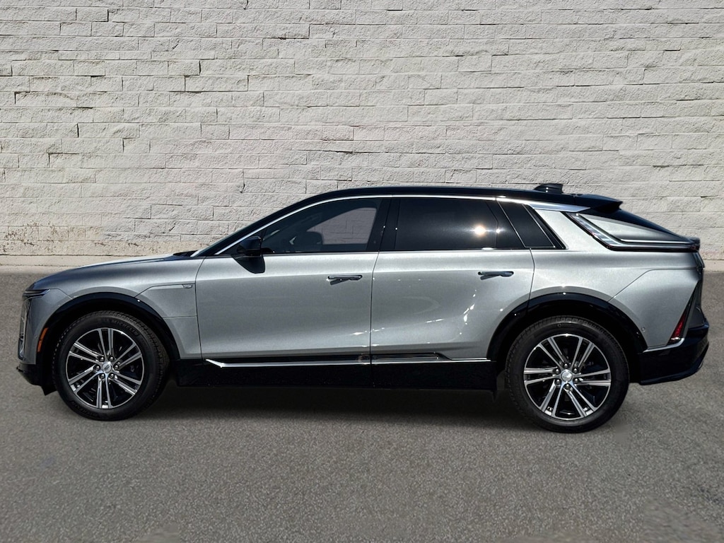 New 2026 CADILLAC LYRIQ Luxury SUV
