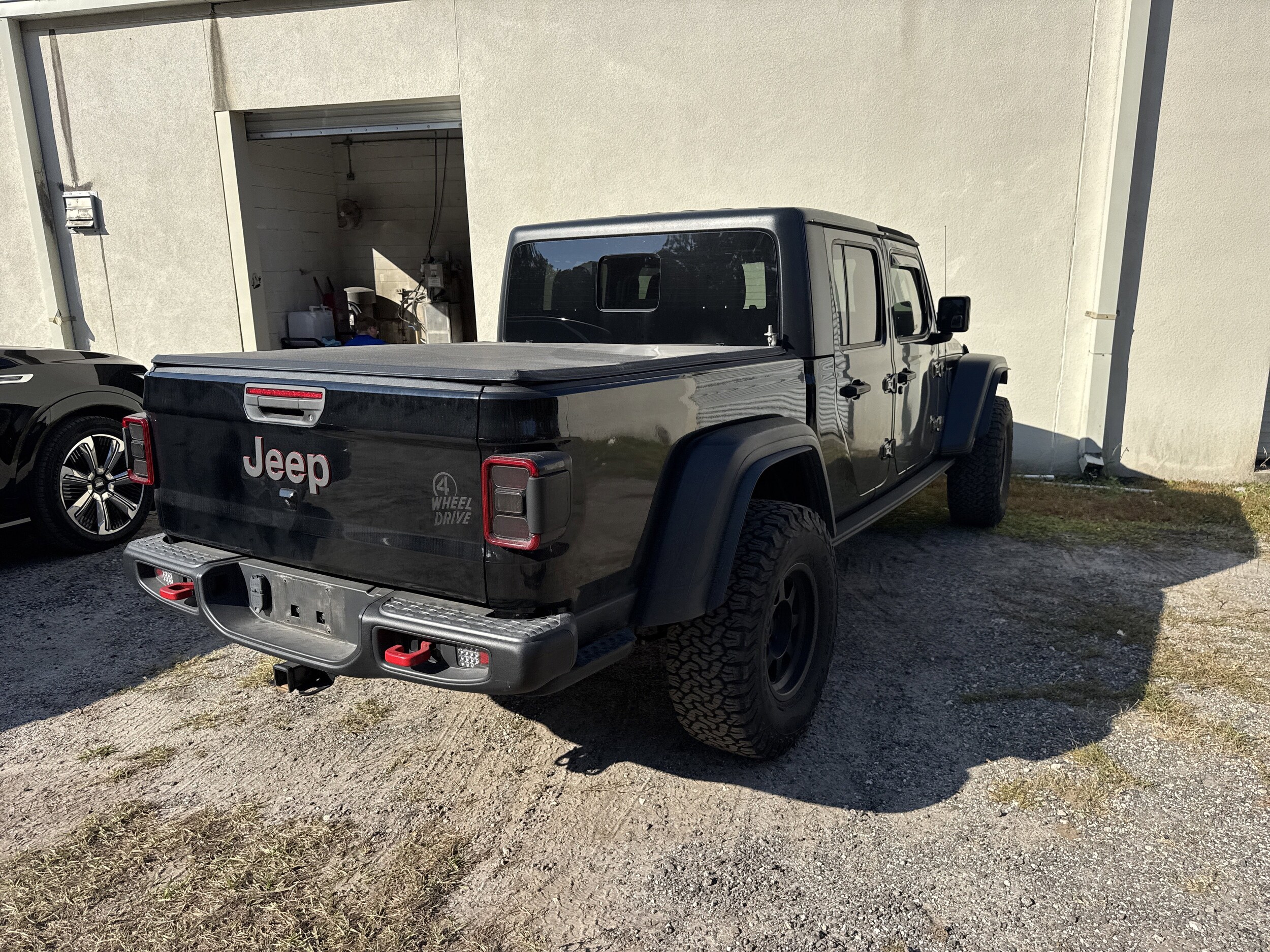 2022 Jeep Gladiator Rubicon photo 2