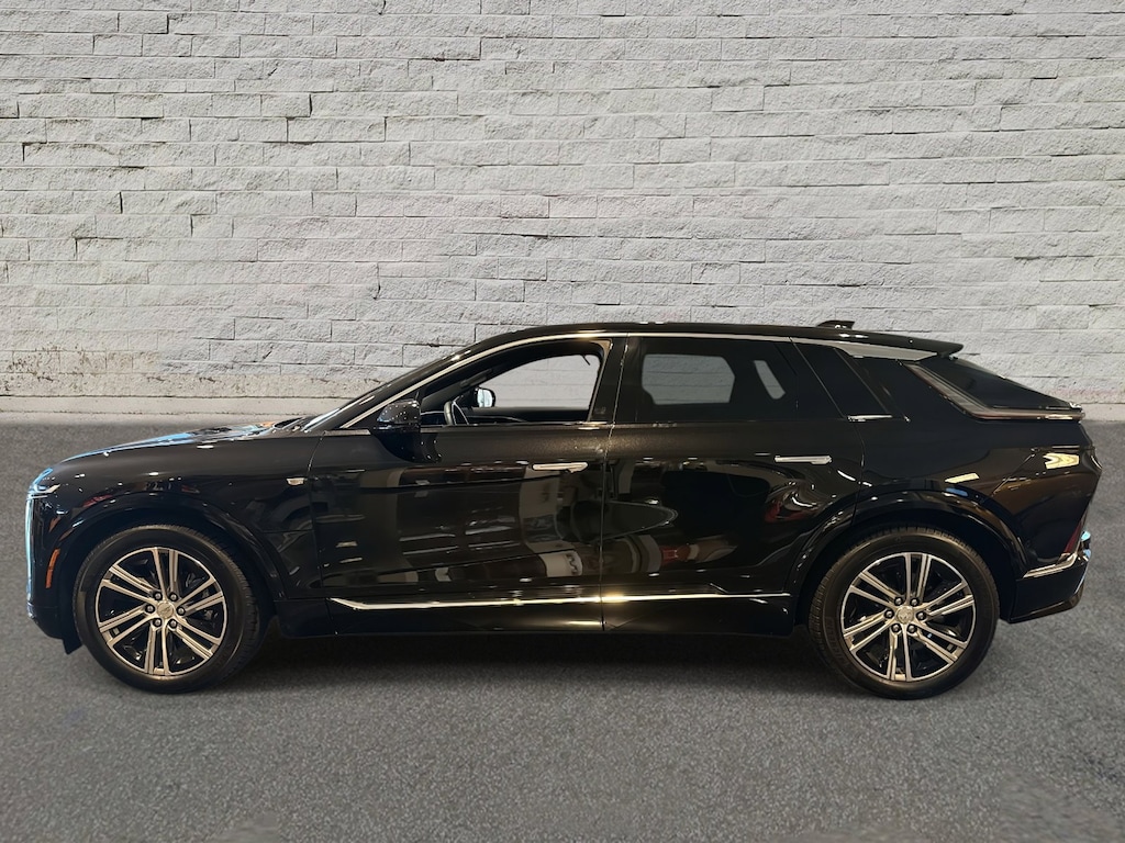 New 2025 CADILLAC LYRIQ Luxury 1 SUV