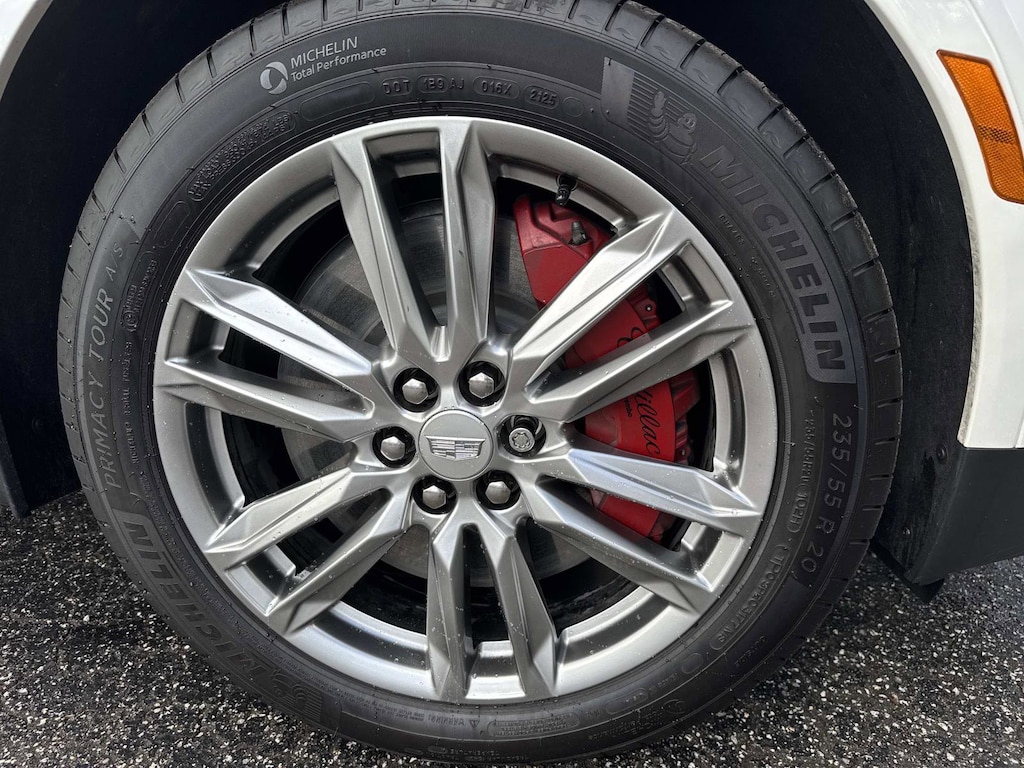 New 2025 CADILLAC XT5 Sport SUV