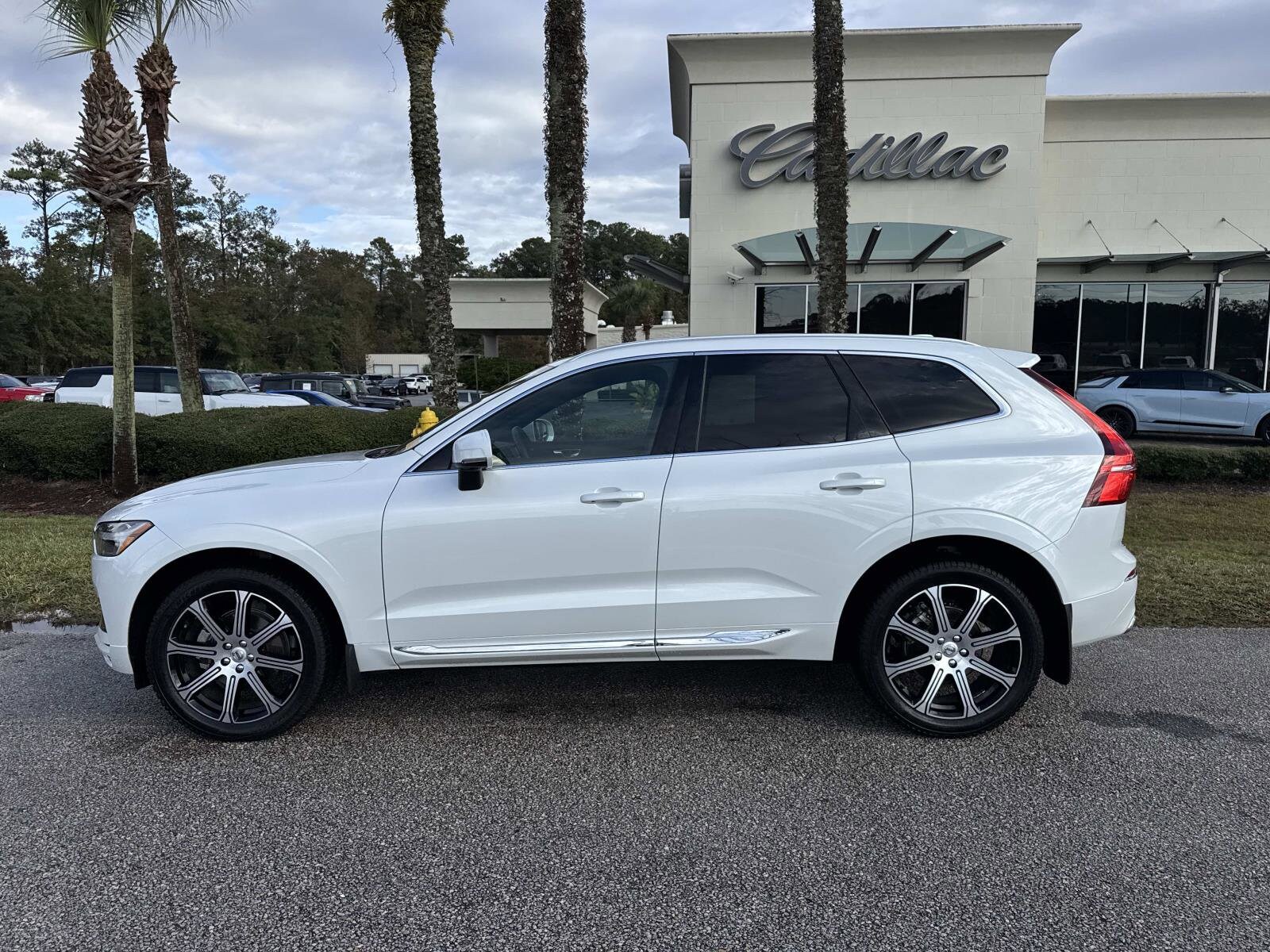 2021 Volvo XC60 Inscription photo 2