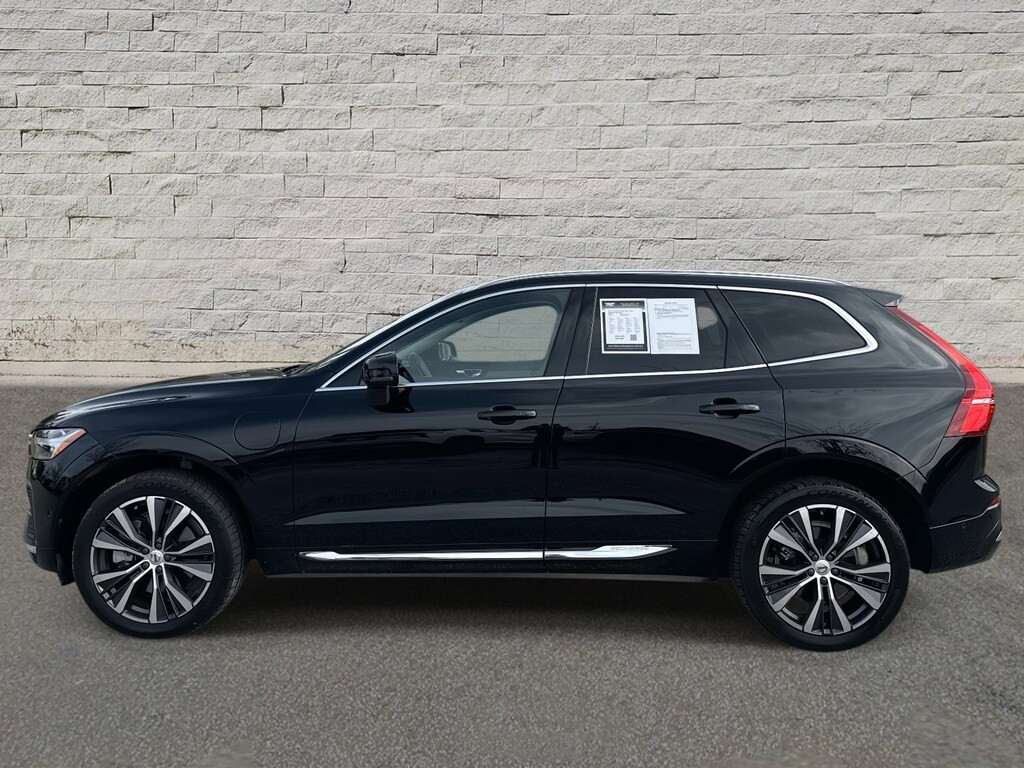 Used 2022 Volvo XC60 Recharge Plug-In Hyb Inscription Expression